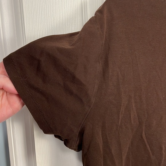 Eddie Bauer XL V-Neck Cap Sleeve Tee Brown - Picture 3 of 3